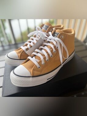 Converse Men's Chuck Taylor All Star Malden Street Mid Suede Sneakers Size 12